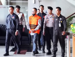 Dugaan Skema Fee Kuota Haji Terungkap, KPK Tahan Stafsus Eks Menag